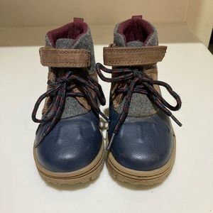 Carter’s Size 8 Duck Boot